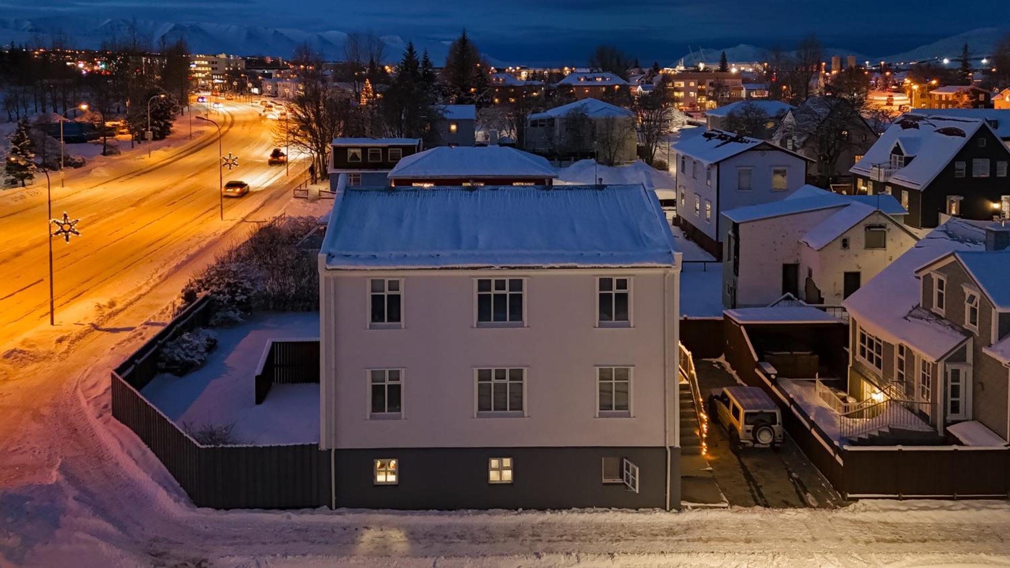 G19 Boutique Apartments Akureyri Bagian luar foto
